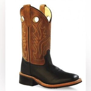 MAKE AN OFFER - OLD WEST Broad Square Toe Pull on Western Boots 4D